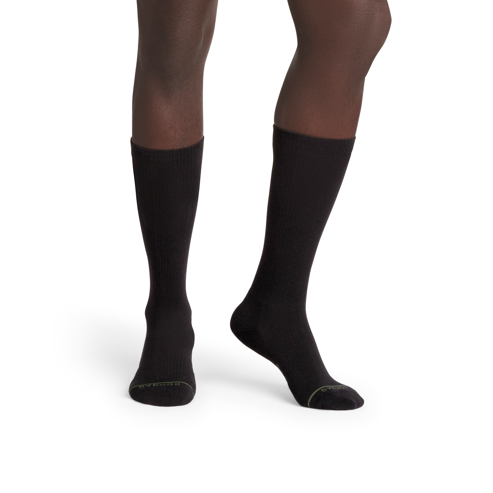 official-bombas::10116-black-adult-male-onmodel-2-transparent.png