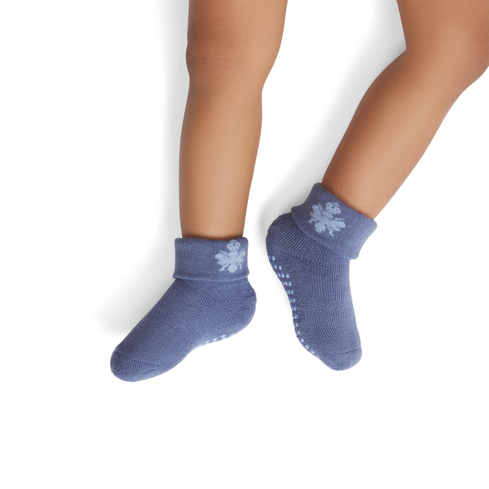 official-bombas::6575-bluesmoke-cloudblue-baby-6-12-unisex-onmodel-2-transparent.png