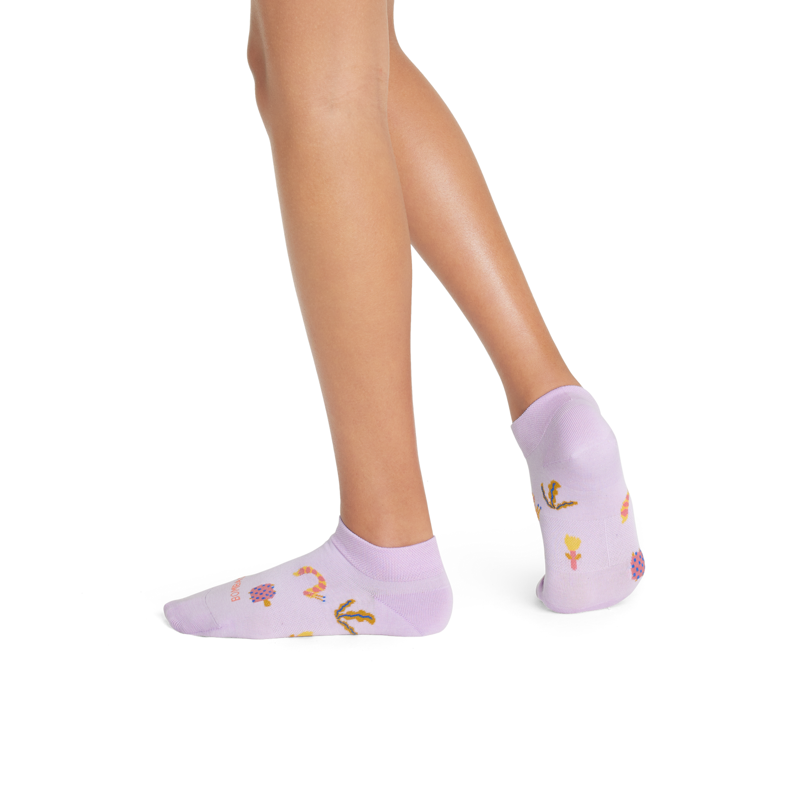 official-bombas::6615-classiclightweight-lilacpetal-onmodel-3-y-transparent.png