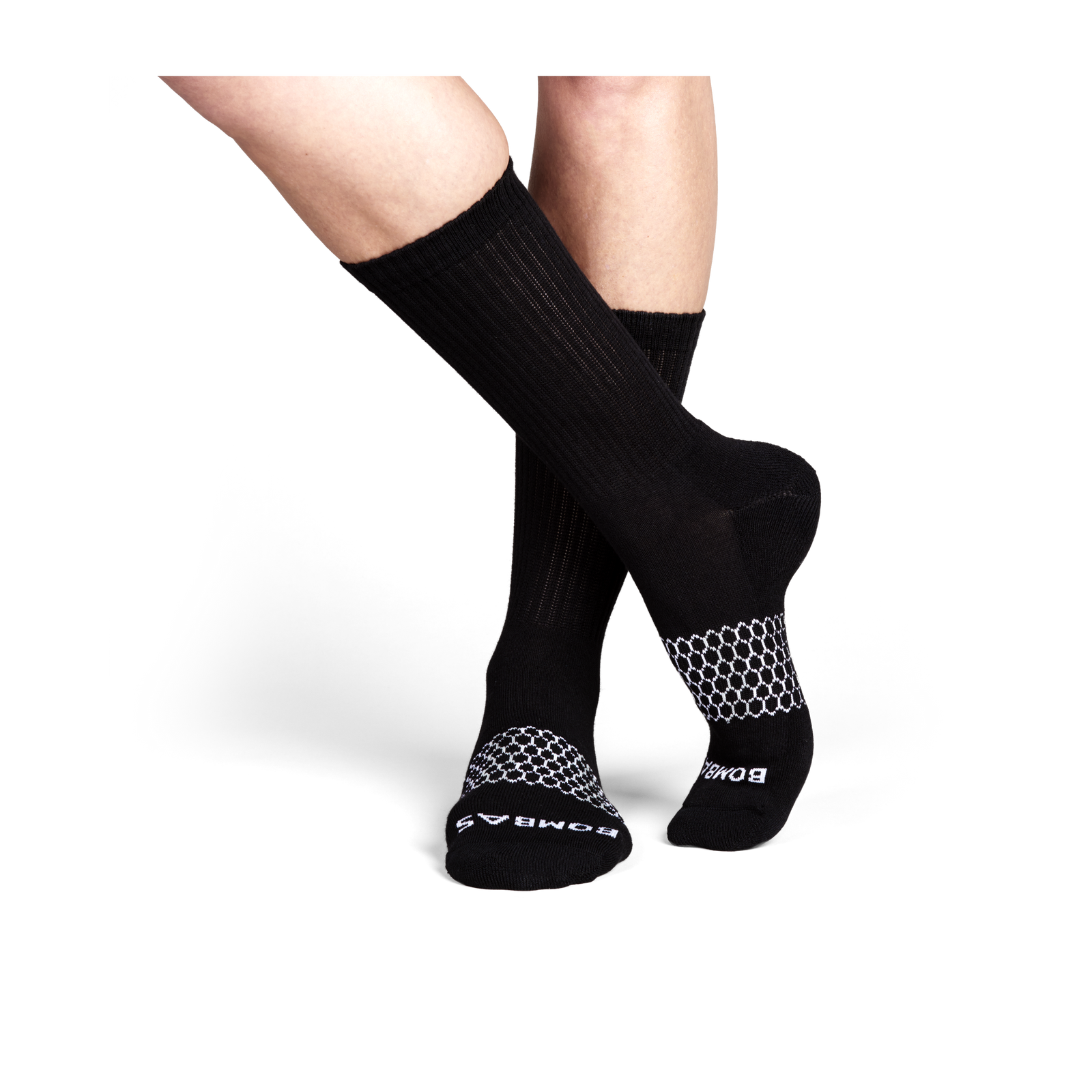 official-bombas::black-onmodel-2-transparent_84cb29c0-b6eb-4eeb-84eb-65252d96cab7.png